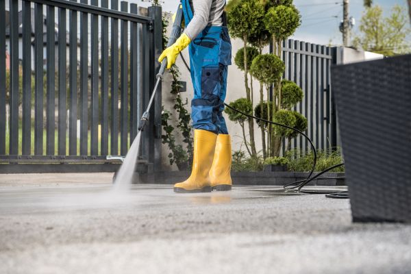 Driveway Power Washing in Bellevue