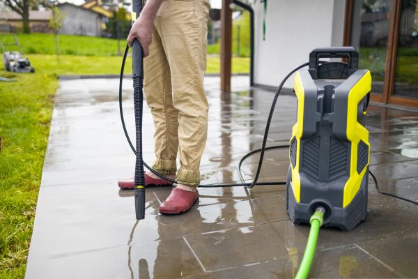 Porch Pressure Washing in Bellevue
