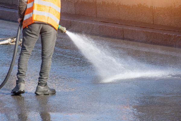 Asphalt Pressure Washing in Bellevue
