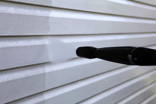 Condo Siding Power Washing in Bellevue