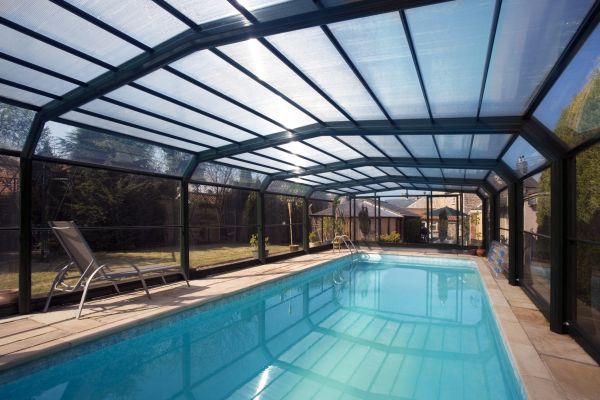 Pool Enclosure Washing in Bellevue
