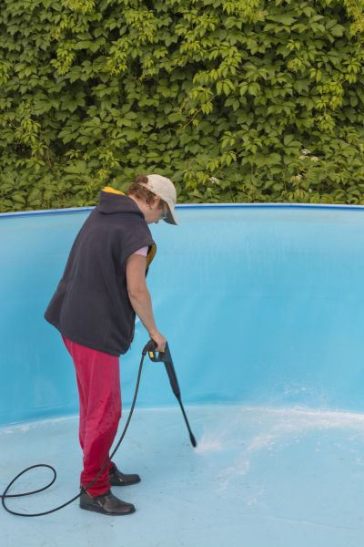 Pool Pressure Washing in Bellevue