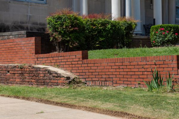 Retaining Wall Cleaning in Bellevue